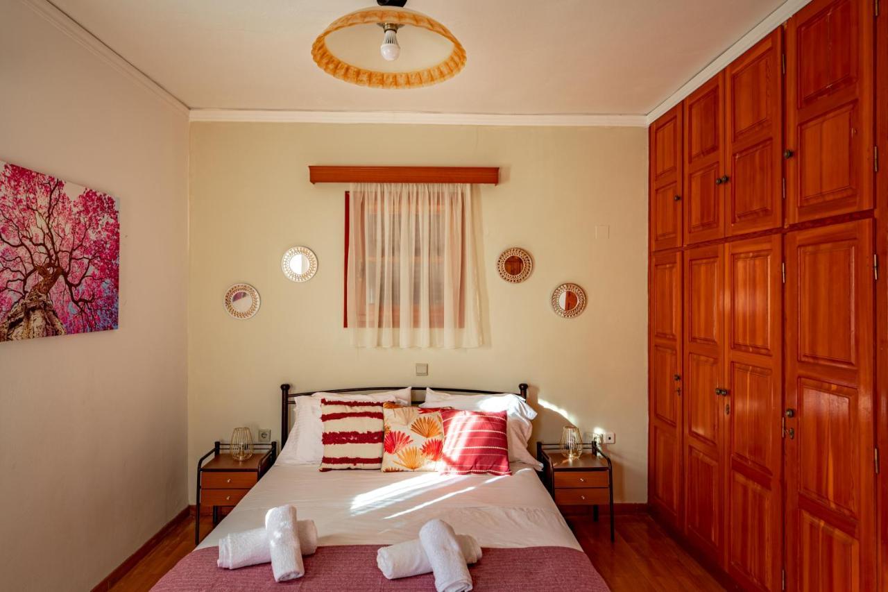 Golden Flower'S Apartment Poros  Екстериор снимка