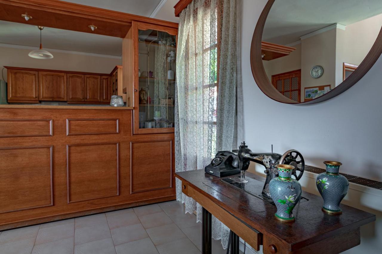 Golden Flower'S Apartment Poros  Екстериор снимка